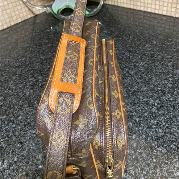 Louis Vuitton Nile Diagonal Shoulder Bag - Picture 9 of 14